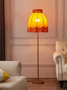 Французский Ретро Королевский двор с кисточками Торшер для гостиной, Американский кабинет и Прикроватная лампа для спальни